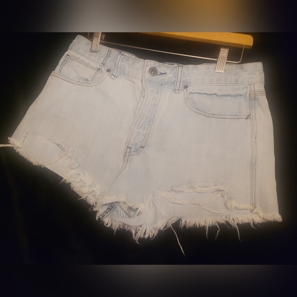 FREE PEOPLE Light Blue Distressed Denim Shorts. - Picture 2 of 4